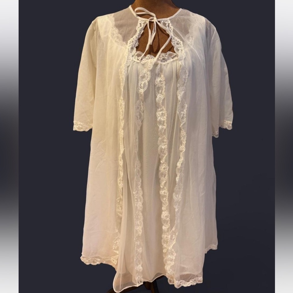 VTG Heiress Sheer Elegant White Lace Trimmed 2 piece Nightgown wedding bridal